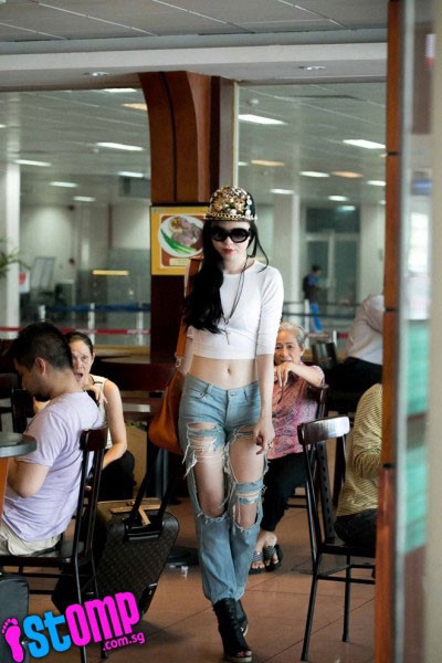 Những sao Việt "xấu xí" trên báo chí nước ngoài ảnh 1