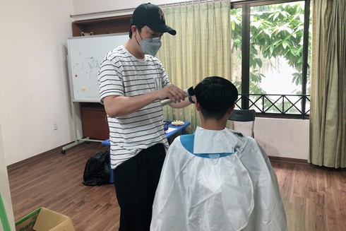 Top 10 Barber shop cắt tóc nam đẹp nhất Hải Phòng - toplist.vn
